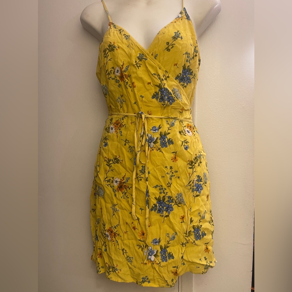 FOREVER 21 Women Yellow Printed Wrap Dress - Picture 5 of 5
